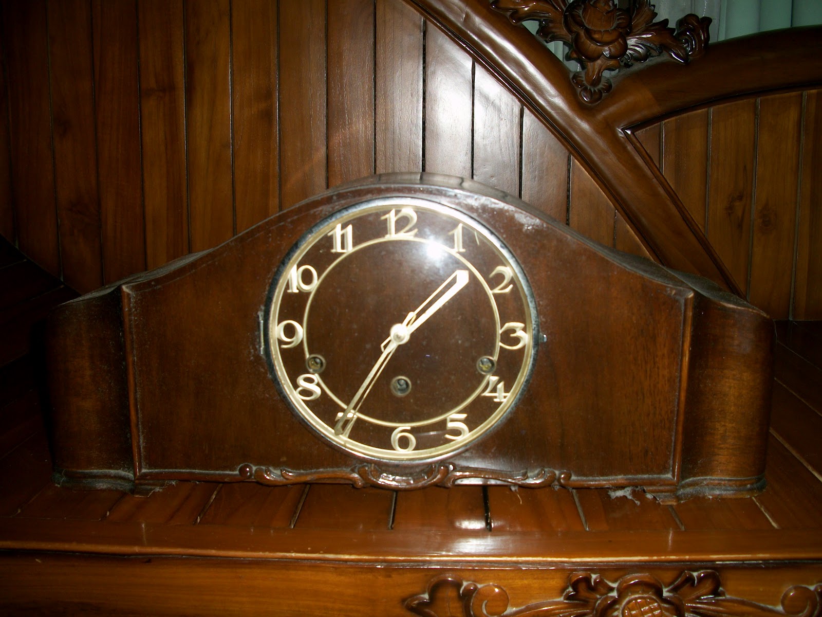 collectible items Vintage Mantle / Mantel clock 3