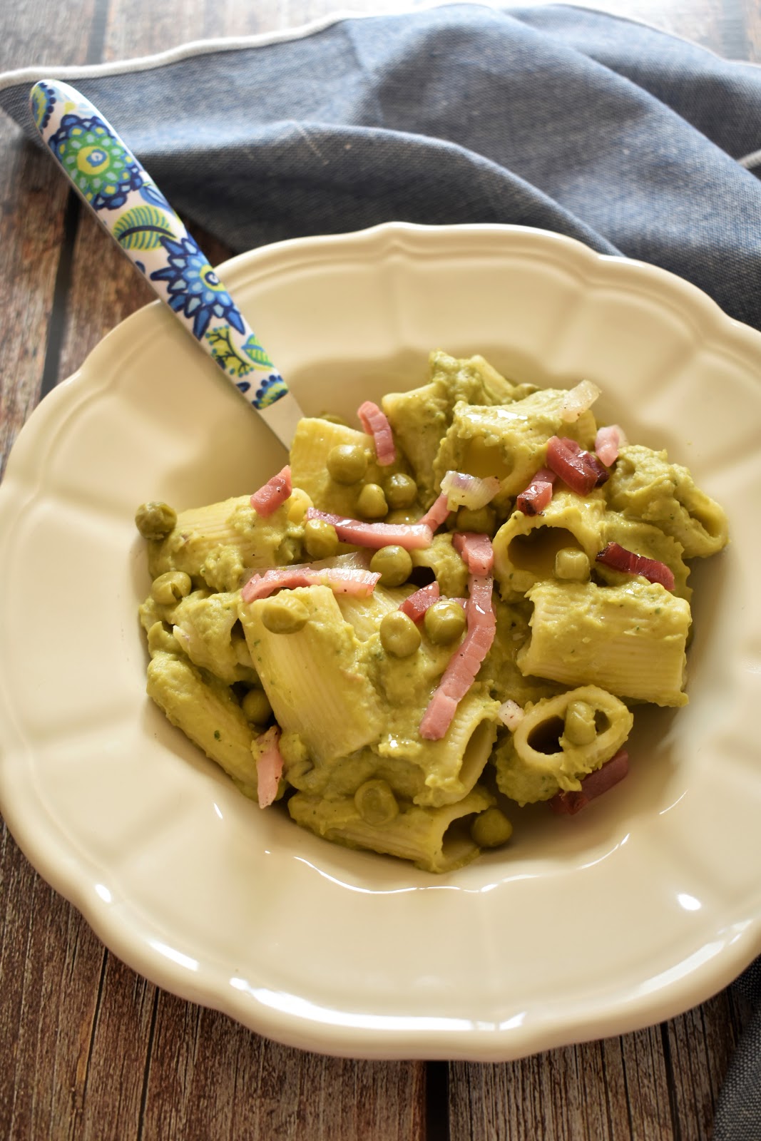 “La signorina Felicita ovvero la felicità” Pasta con crema di piselli