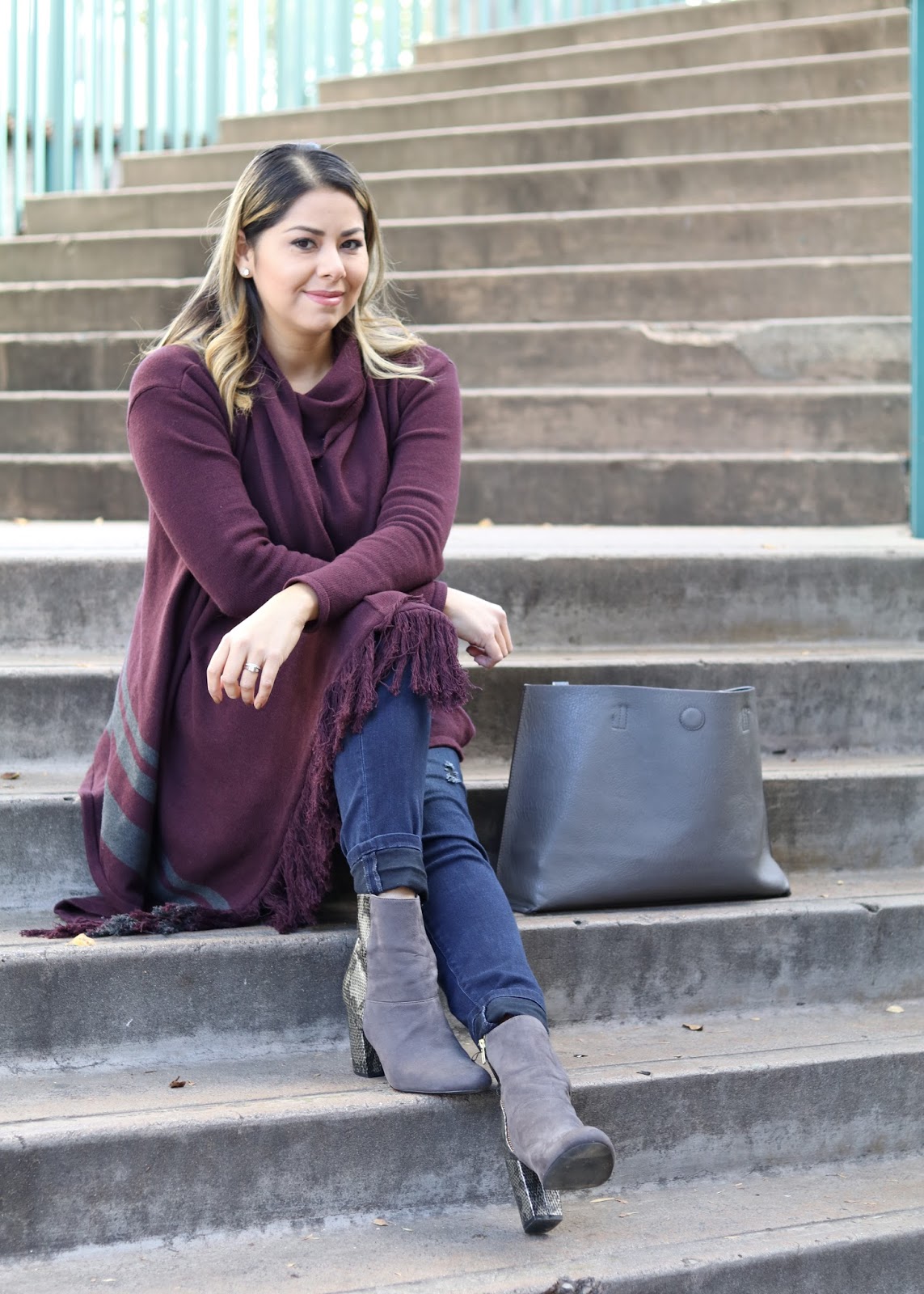 Casual sweater outfit cabi sweater, cabi blogger, so cal blogger, what to wear in san diego
