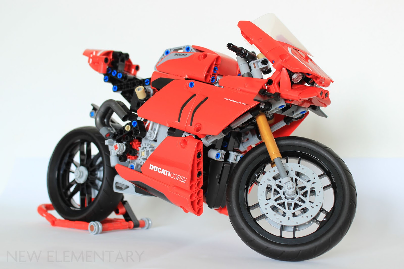 LEGO Technic 42107 Ducati Panigale V4 R NUOVO 