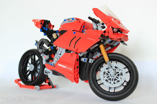 LEGO_review-42107_DucatiPanigaleV4R-IMG_