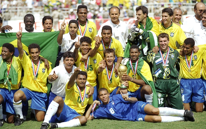 Soccer, football or whatever: Brazil Greatest All-time Team