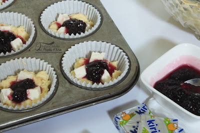 Muffin with Cream Cheese and Berry Jam Filling Recipe || وصفة مافن بحشوة جبن الكيري و مربى التوت