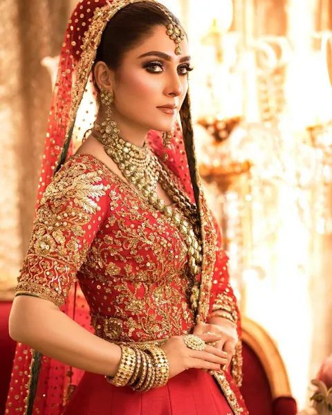 Ayeza Khan looks stunning in dazzling traditional deep red bridal gown by Nomi Ansari Ayeza Khan looks stunning in dazzling traditional deep red bridal gown by Nomi Ansari