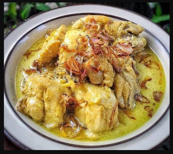 Cara dan bahan membuat opor ayam yang sederhana tapi enak