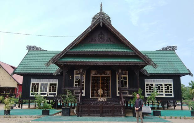 Rumah Adat Kalimantan Utara (Rumah Baloy), Gambar, dan 