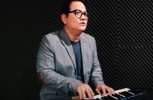 Lirik Lagu LDR (Masihol Hian) dan Artinya - Julius Sitanggang