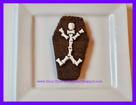 halloween-cake-suprise-inside-skeleton-coffin-free-tutorial-deborah-stauch