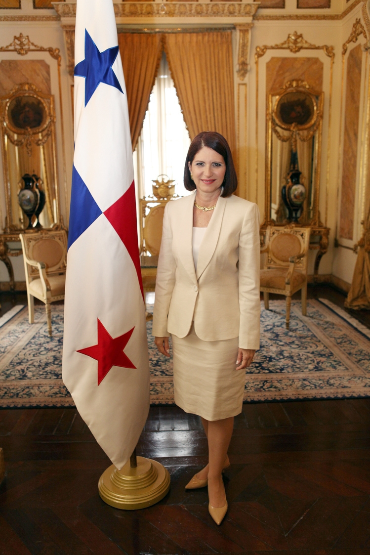 Primera Dama de Panamá, Marta Linares de Martinelli, en visita oficial a RD