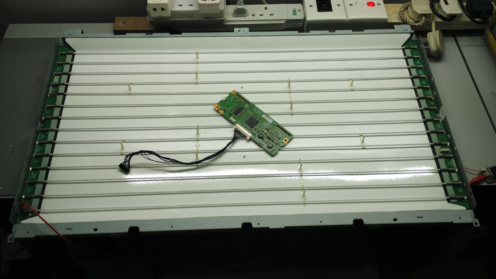 Replacing Haier L32A16 Backlight To LED « DIY Electronics