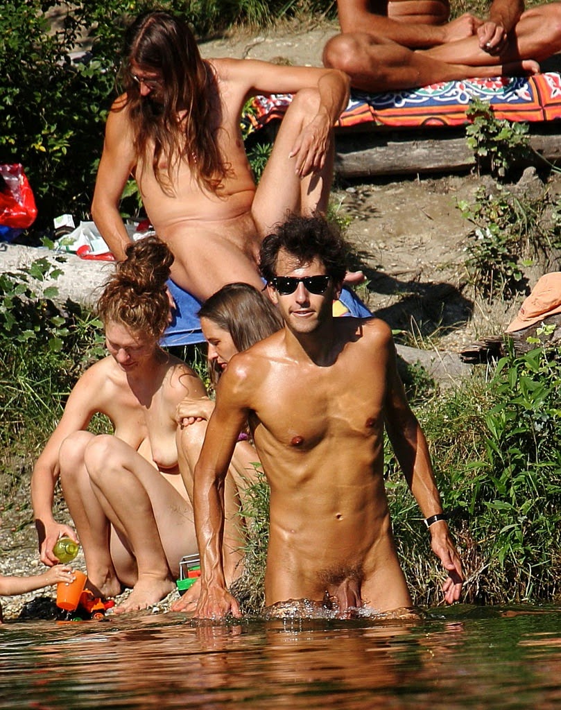 nudehippy.tumblr.com_plunging%2Bin.jpg