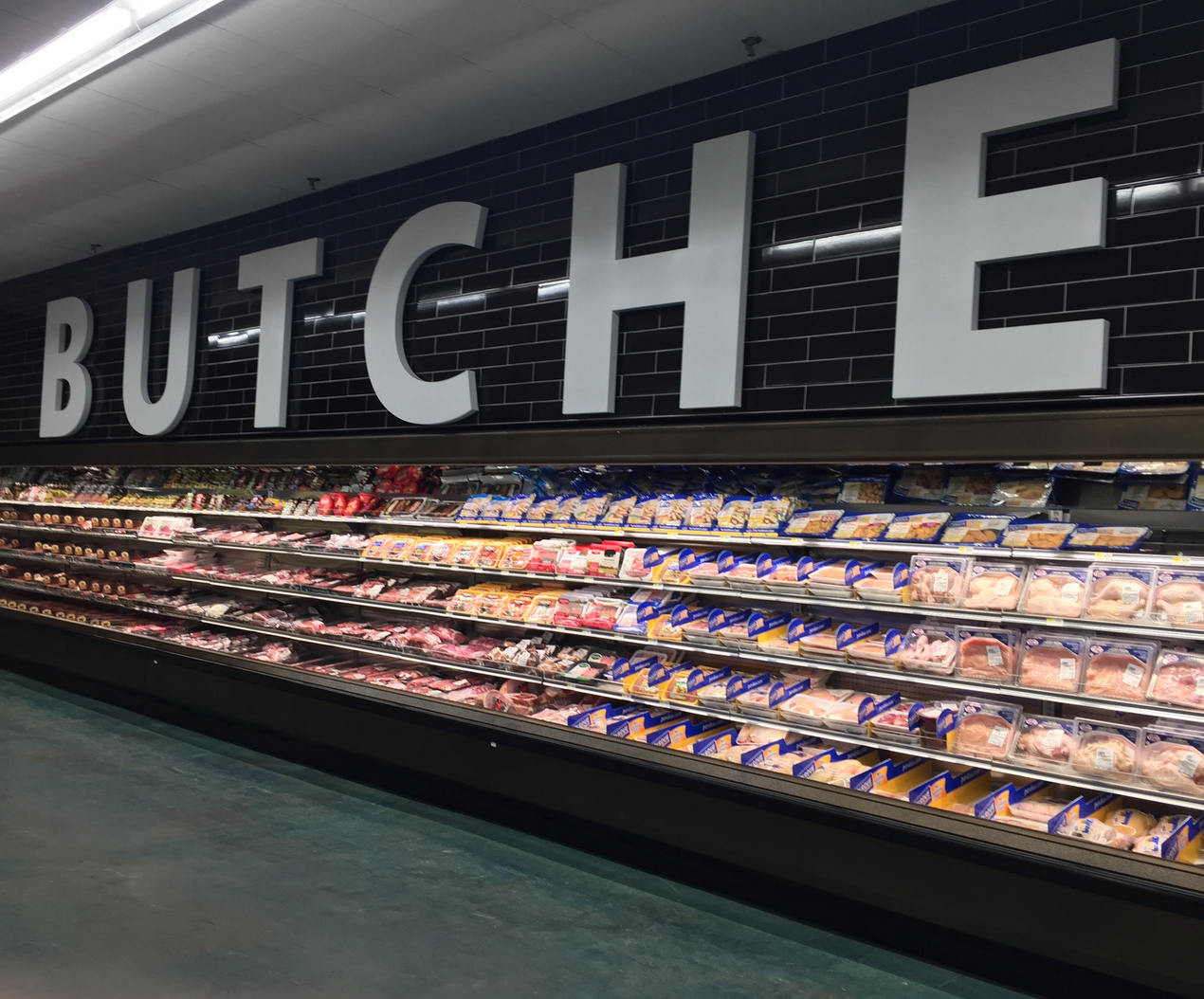 NJ Supermarkets Look Inside Aquí Market Califon, NJ