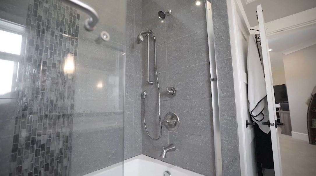 57 Interior Design Photos vs. 319 184 St, Surrey, BC Luxury Home Tour