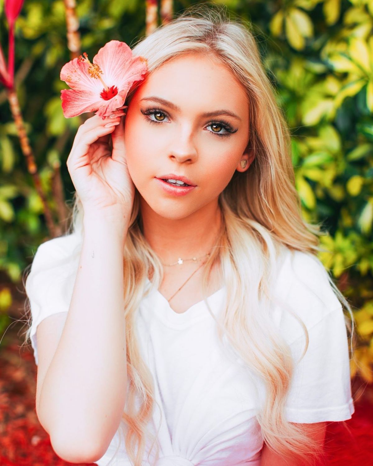Jordyn Jones on the Set of Photoshoot, March 2019 – Celeb Central