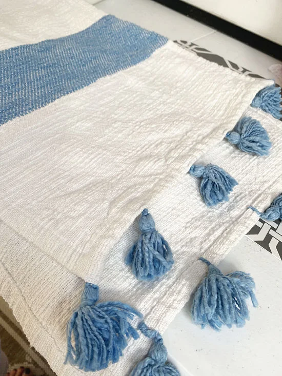 beachy blue and white table runner