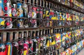 Colección de Botellas decoradas en el restaurante Andrés Carne de res de Chía