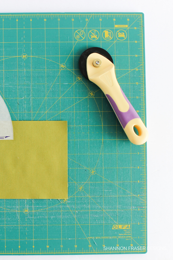 Shannon Fraser Designs Martelli Round About Cutting Mat A