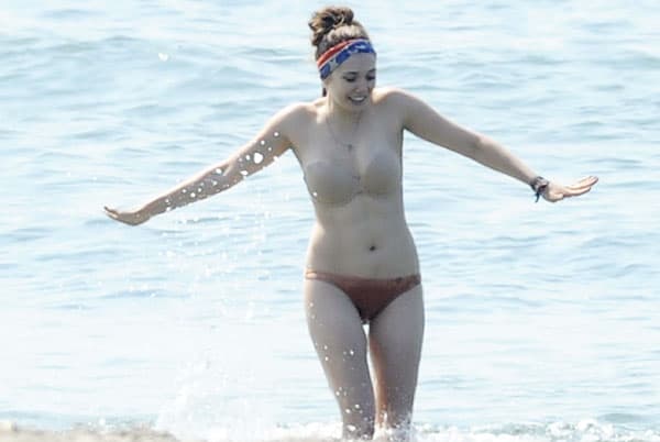 Elizabeth Olsen Sexy Photos: Hot Bikini Pictures | Navel & Cleavage Show