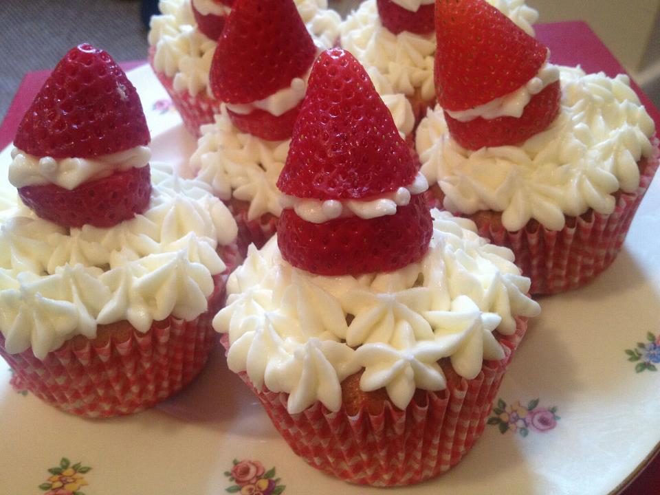 Life is Peachy Friday's Kitchen Strawberry and Vanilla Gnome Cupcakes