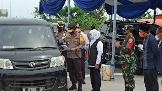 Irjen Nico Afinta: Masyarakat Sudah Memenuhi Kewajibannya Dengan Membawa Surat Tugas dan Bebas Covid-19 Irjen Nico Afinta: Masyarakat Sudah Memenuhi Kewajibannya Dengan Membawa Surat Tugas dan Bebas Covid-19