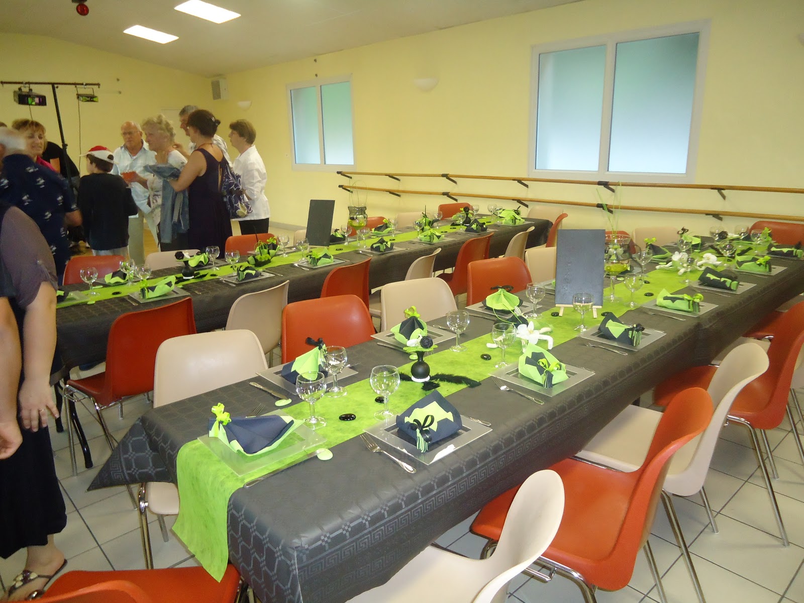 Clémarie Déco: Décoration d'anniversaire noir et vert anis