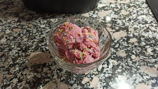 Helado De Fresa Y Yogur
