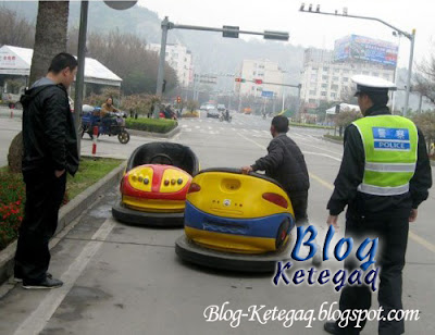 Pandu Bumper Car di jalan raya