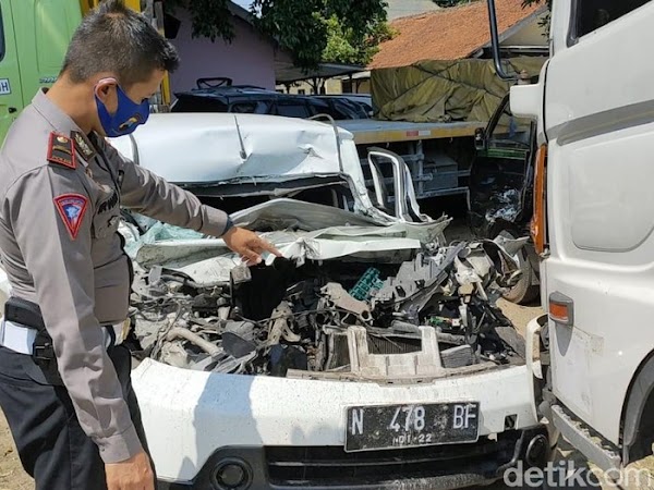 Mobil Rombongan F-PDIP Malang Kecelakaan di Tol Sragen, 1 Tewas 2 Kritis