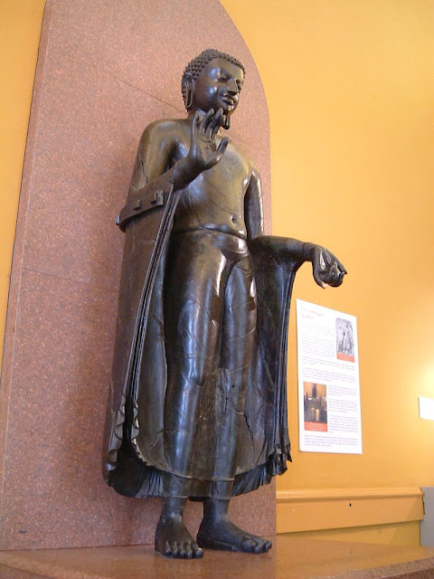 Статуя Будды из Султанганжа