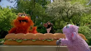 Murray and Ovejita want to measure a large sandwich, Sesame Street Episode 4412 Gotcha season 44