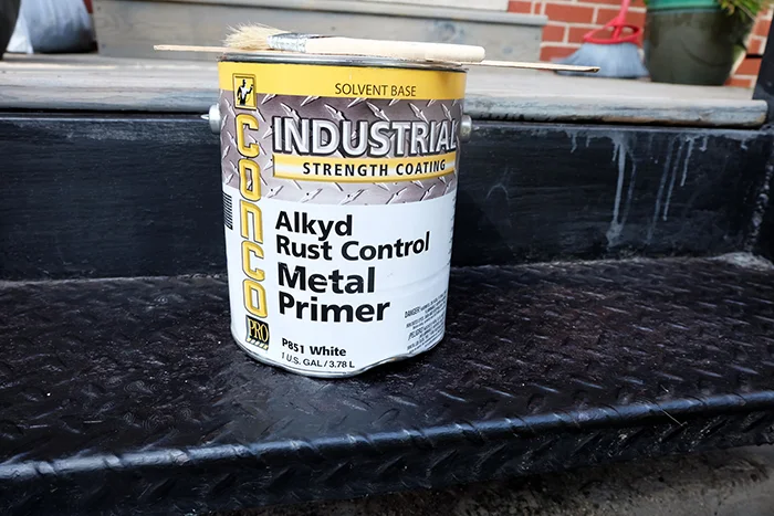 rust control alkyd metal primer can