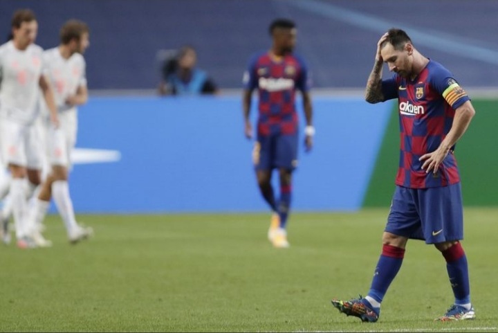 The president of Barcelona, ​​Josep Maria Bartomeu, apologized to the Barcelona supporters after the team nicknamed the Blaugrana was humiliated by Bayern Munich in the Champions League quarter-finals.     The Barcelona vs Bayern Munich match which was held at the Da Luz Stadium, Lisbon, Portugal on Saturday (15/8/2020) in the morning WIB ended painful for the Blaugrana.