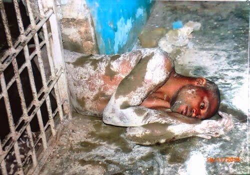 armed robber stuck prison cell armed robber stuck prison cell