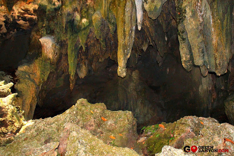 beragam ornamen gua di gua lanang pangandaran