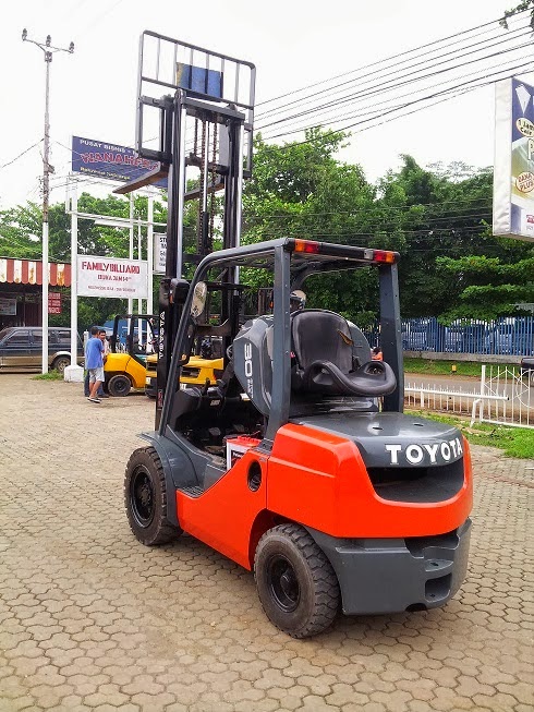 JASA SEWA FORKLIFT 24 JAM JAKARTA DAN SEKITARNYA