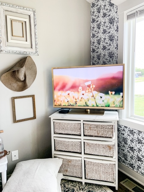 gold spray paint to create frame tv look