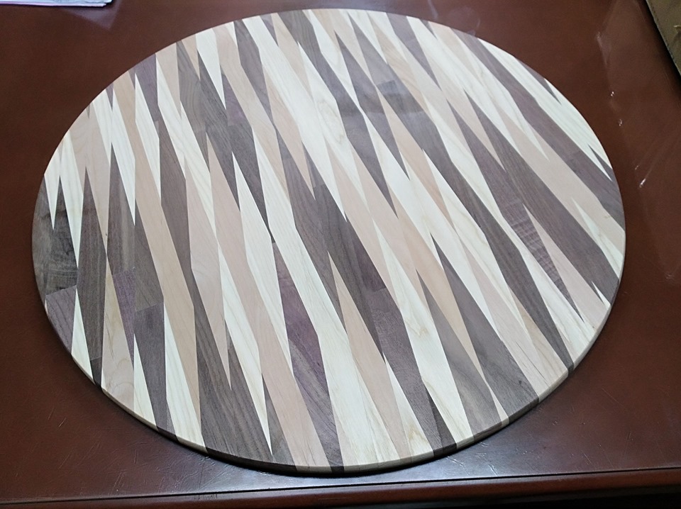 mặt bàn tròn 3 loại gỗ kiểu mosaic