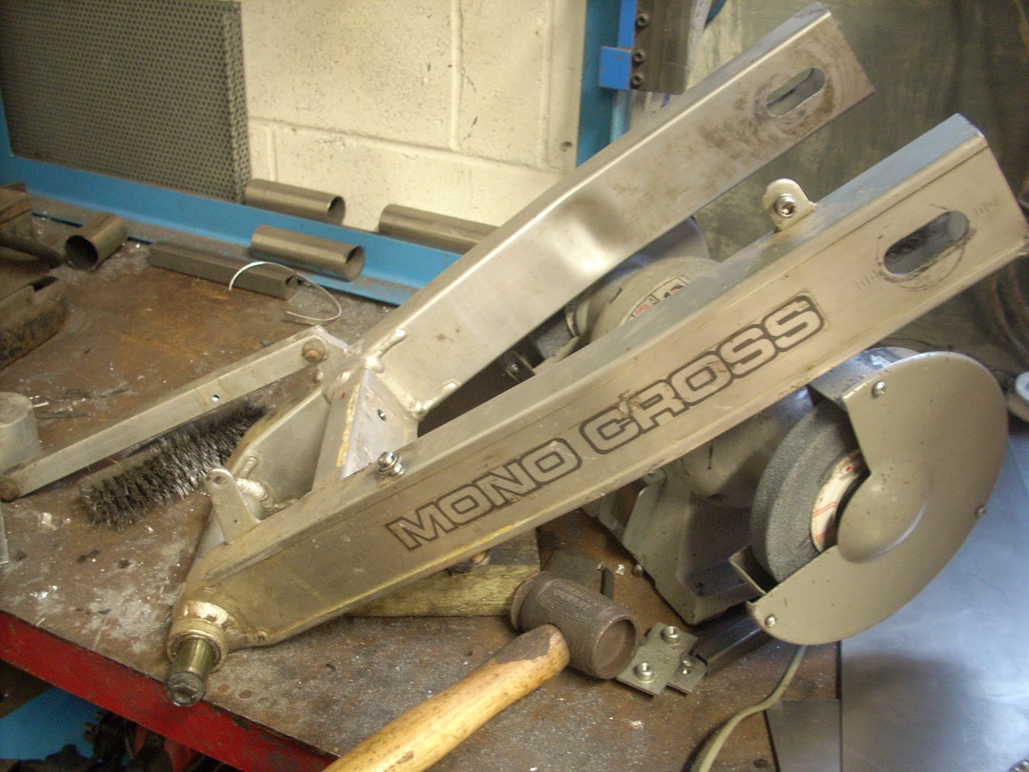 What is a swingarm A brief comparison of singlesided and doublesided