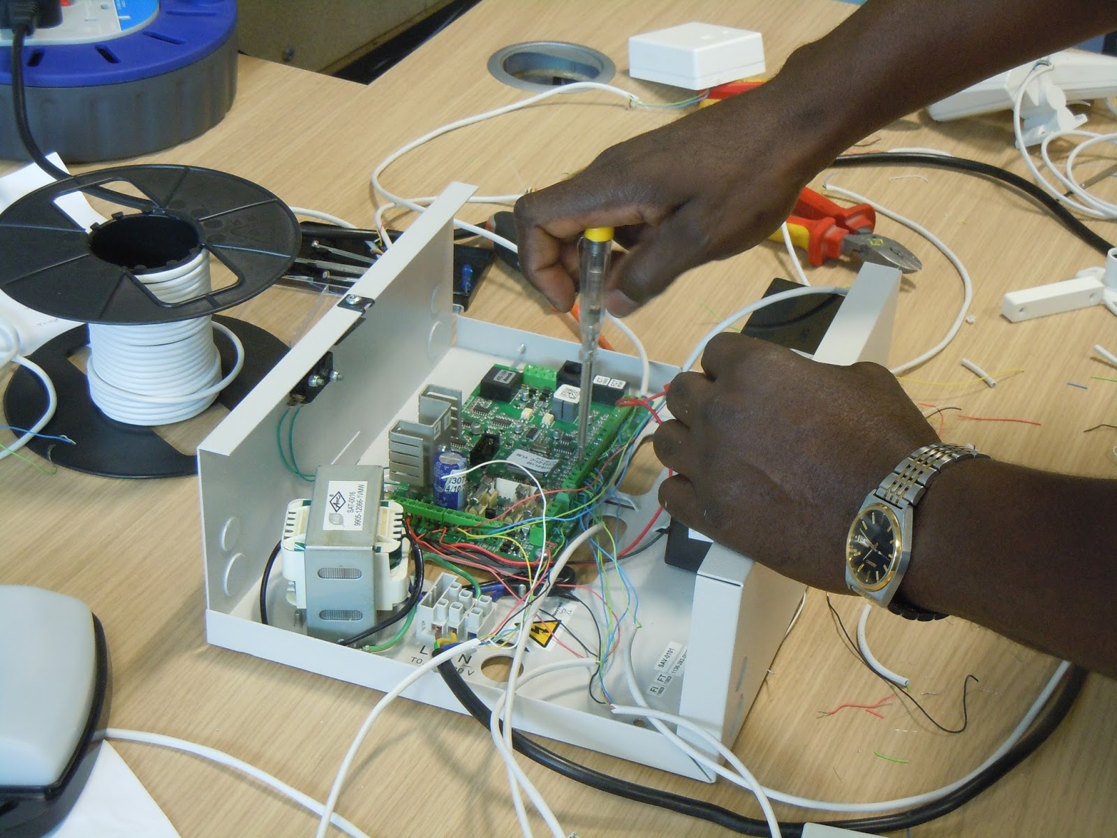 Cappelinformed DIY Burglar Alarm Kit Keeping Your Home Safe and Sound