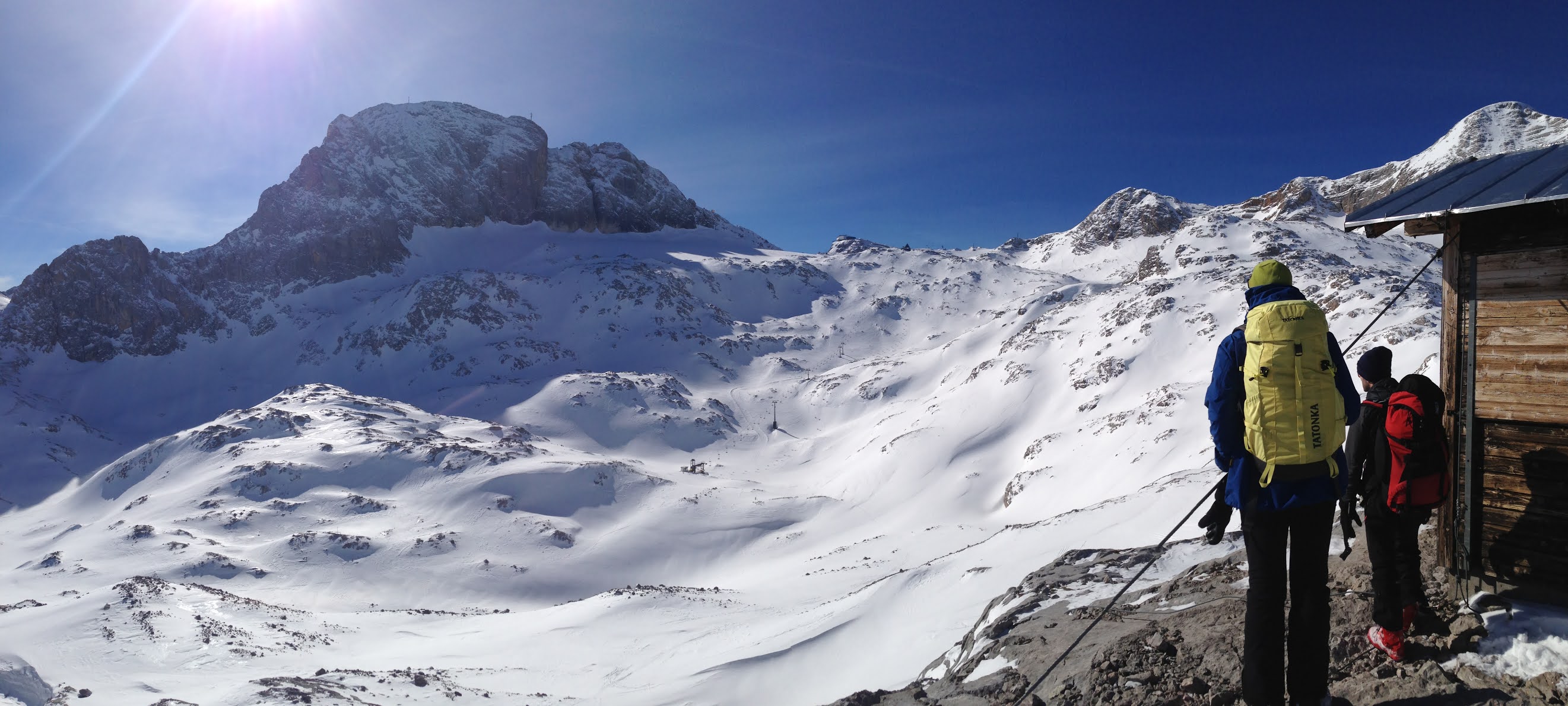 Die Frau mit recht wenigen Eigenschaften: Koks, Despoten, Buserl, Lulu ...