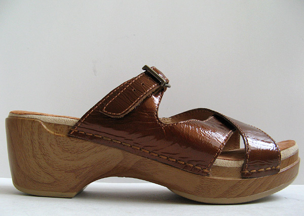 DANSKO PATENT LEATHER METALLIC LEATHER SANDALS WOMENS SIZE 7.5 SIZE 38