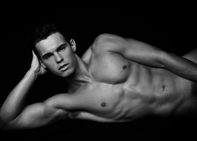 актер бен барнс. 075 spider-man. эллиот флетчер. Ben10 bob. бен райли алый паук.