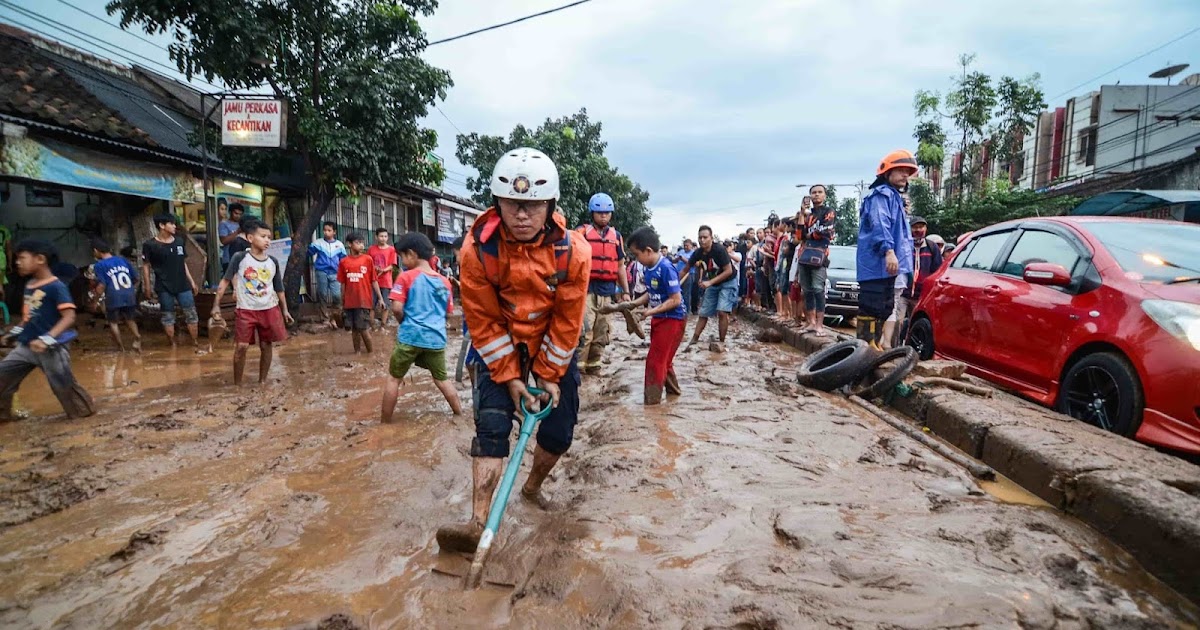 Penyebab Banjir Secara Alami dan Akibat Aktifitas Manusia ~ Area TEKNIK