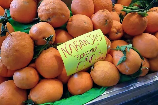 Things to do in Palma de Mallorca - shop for oranges at Mercat de L'Olivar