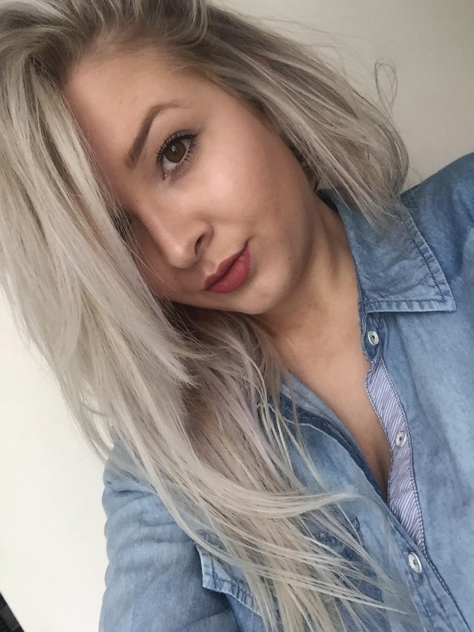 mèche blonde cendré