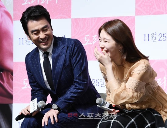 류승룡때문에 빵 터진 오늘자 수지.jpg(도리화가 제작보고회) | 인스티즈