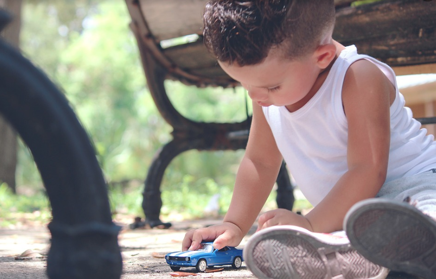 kind auto vakantie buitenland Met een kind in de auto op vakantie naar het buitenland. Dit zijn onze ervaring & tips!