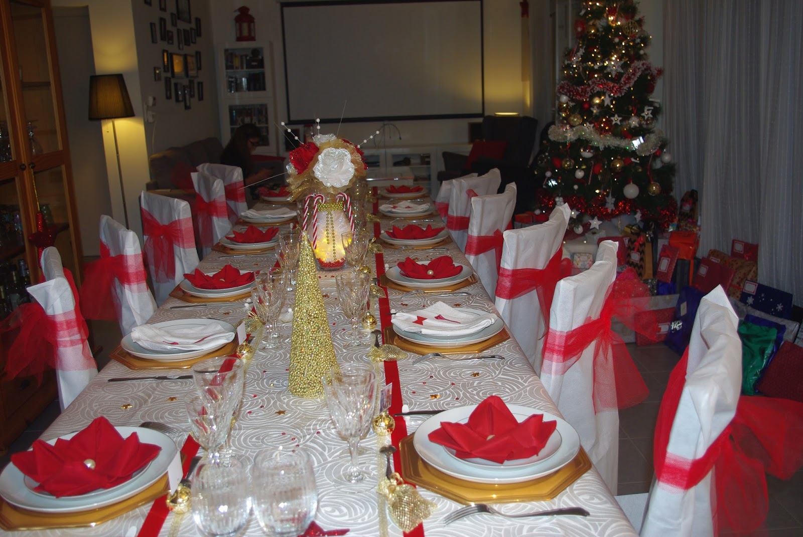 Mon Noël en rouge, blanc et or.... Déco de table à thèmes