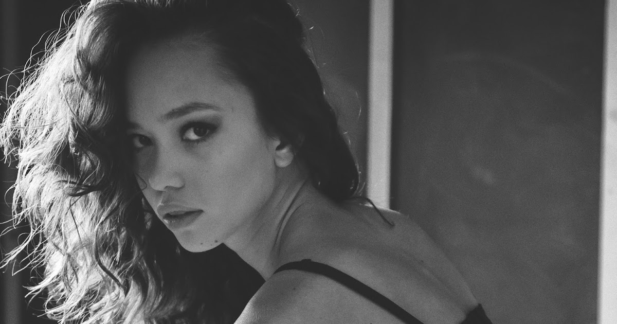 Pamphlet for photo Magazine: Photo © Francesco Del Bravo _ Model Kit Rysha