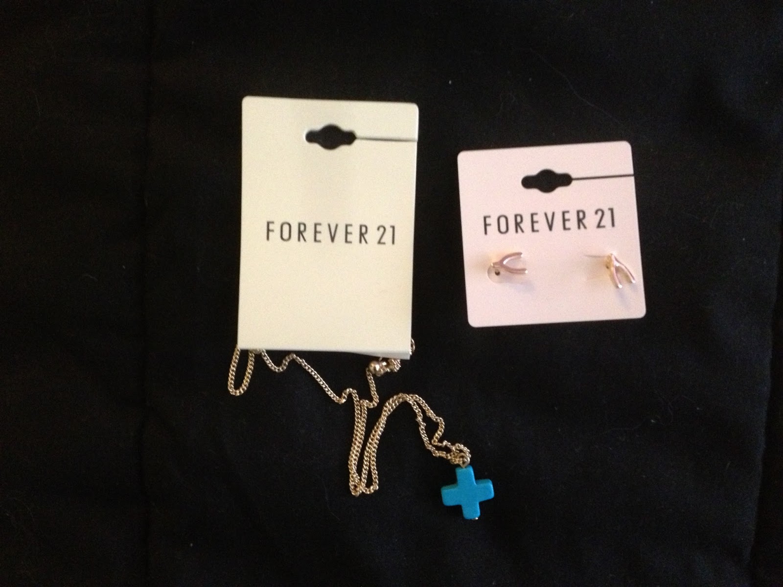 Jaws tank top, blue plus necklace and wishbone studs-Forever 21